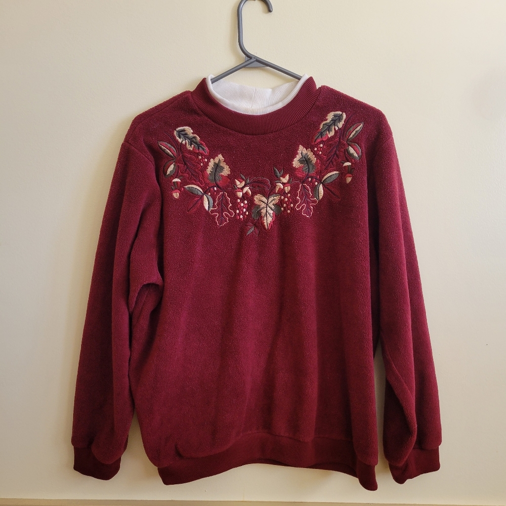 Vintage Alia cozy sweater with leaf embroidery